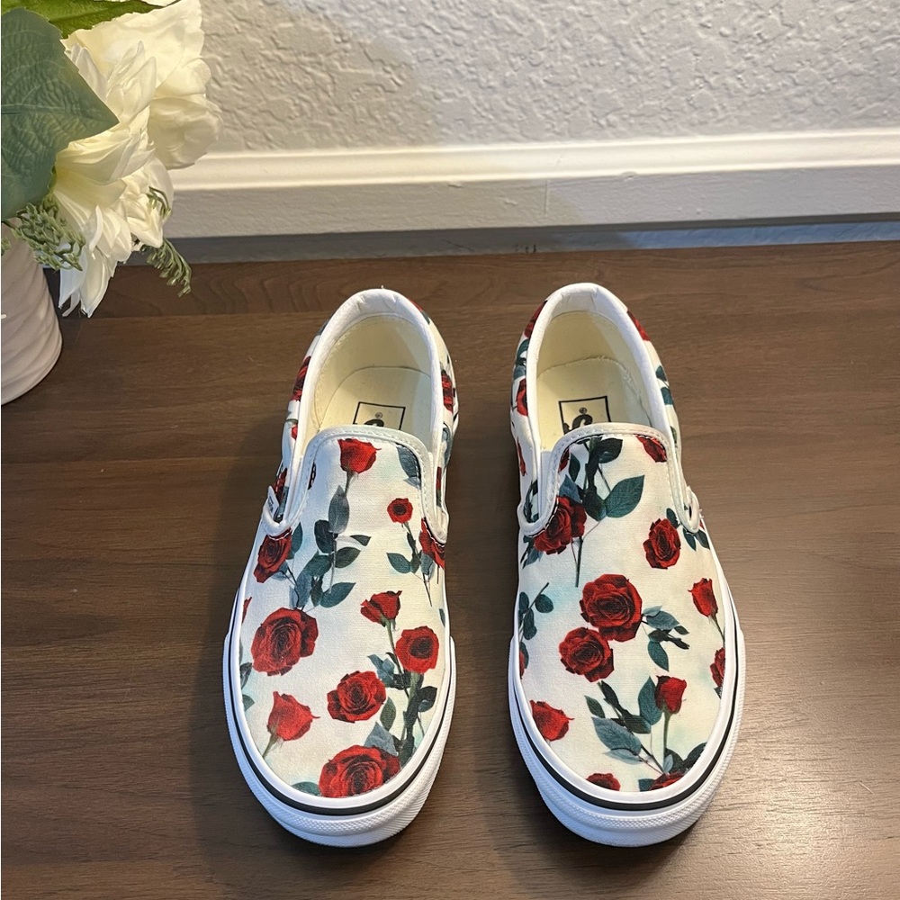 Vans Slip-On Red Roses White Skate Shoes